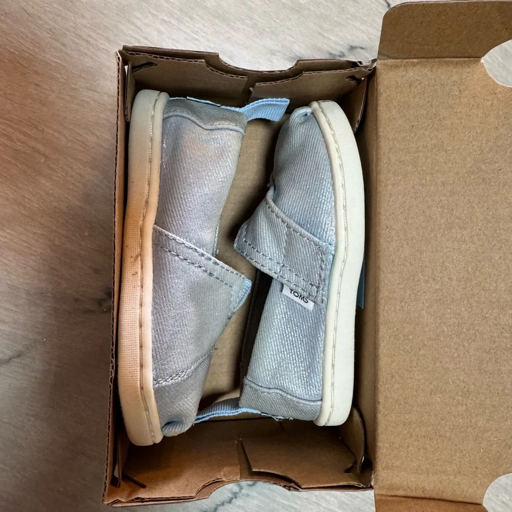 Tiny Shiny Baby TOM’S Shoes—Alpargata Multi Iridescent Canvas, Size 5